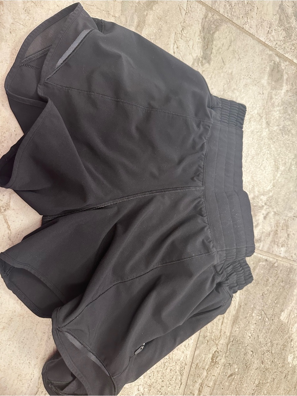 lululemon athletica ~ Hotty hot lined 4” - black